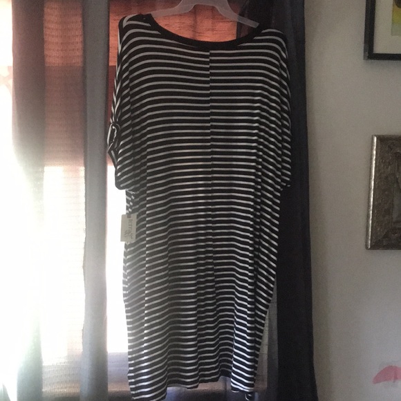 T-shirt Dress with Short Sleeve Rolled Cuff Striped Black & White New With Tags - Picture 2 of 5